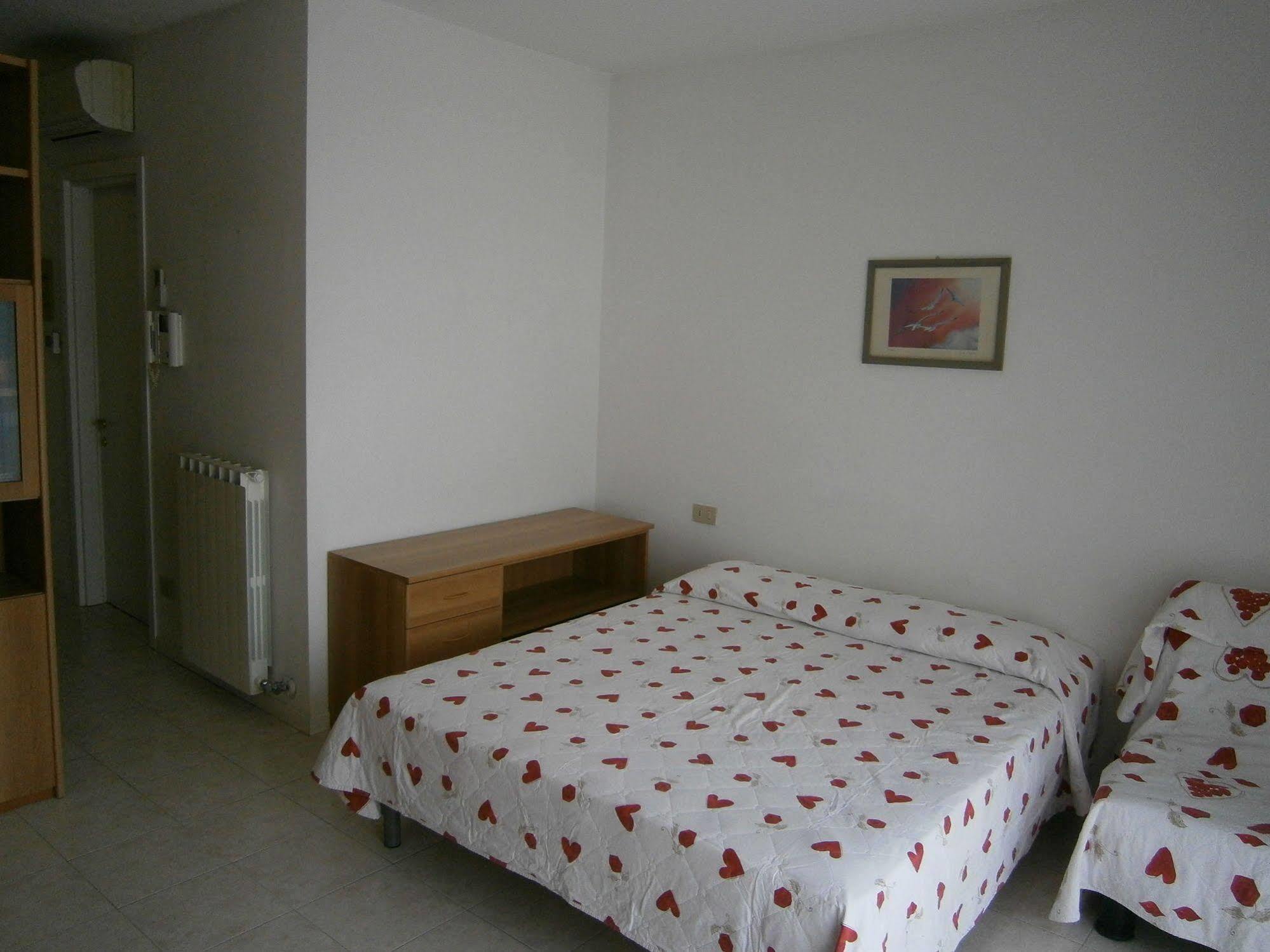 Residence Cristoforo Colombo Caorle Exterior foto